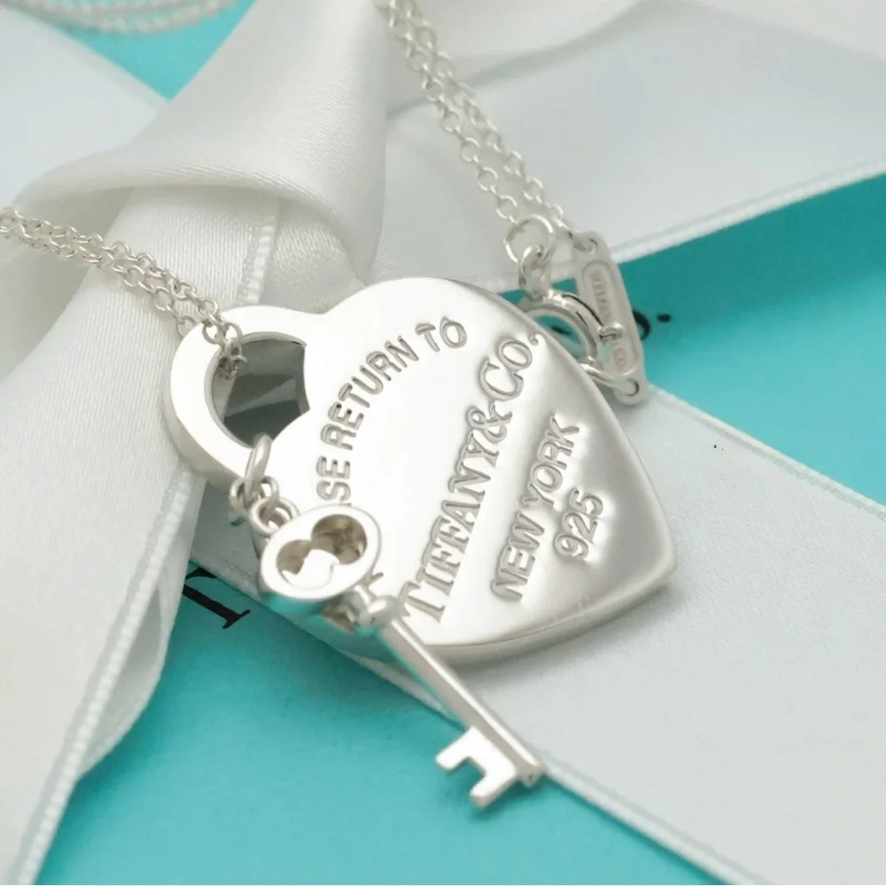 Authenticated Tiffany & Co. Return to Tiffany Heart Tag Key Necklace Pendant 18” - Picture 5 of 13